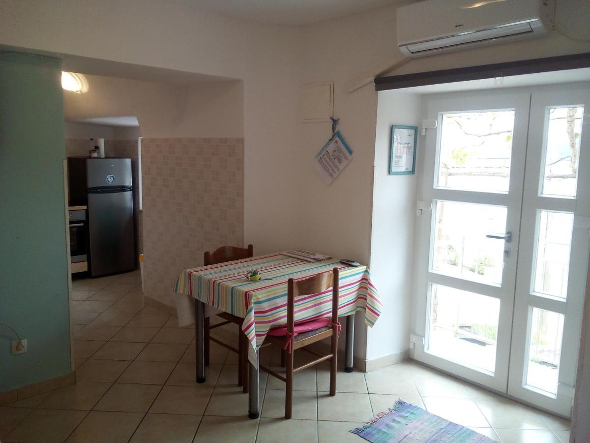 Apartments & Rooms Dinko Valun Bagian luar foto
